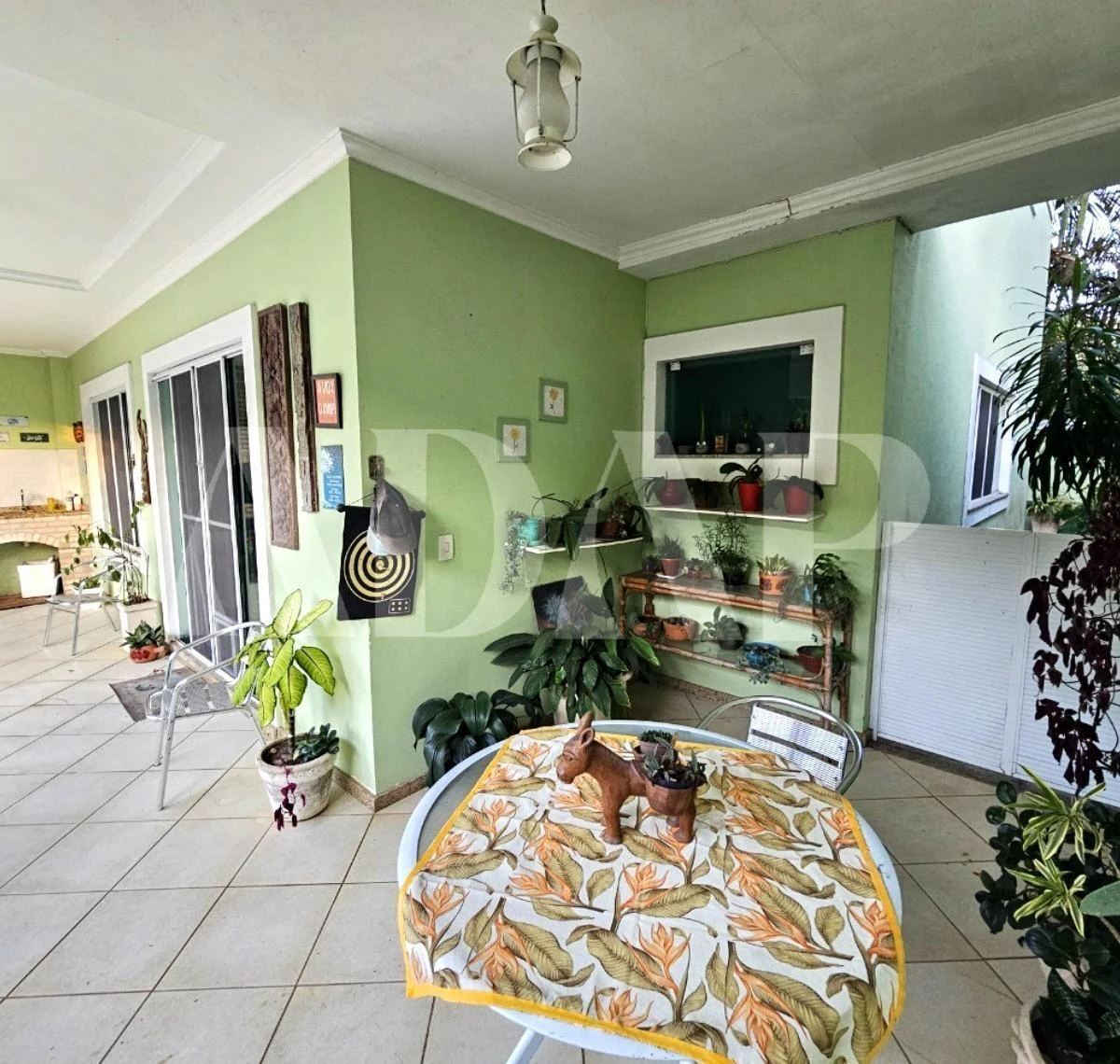 Unfurnished 254 m² house with a built-in balcony grill — photo 13