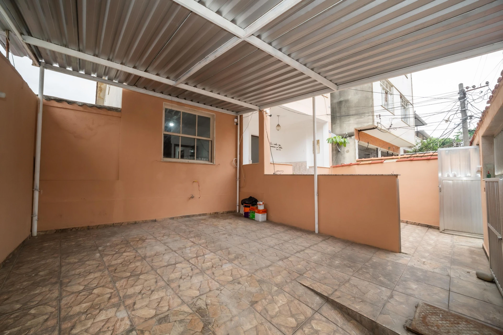 Garden in a 3-bedroom house, 200 m² — photo 35