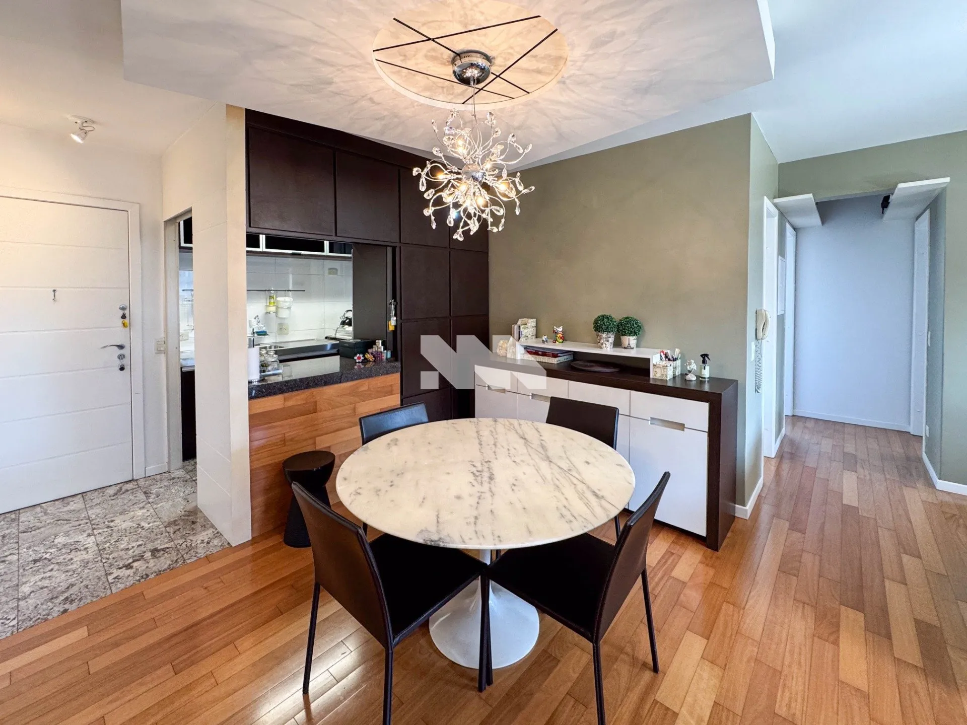 Furnished 104 m² apartment with 2 bedrooms and suite — photo 13