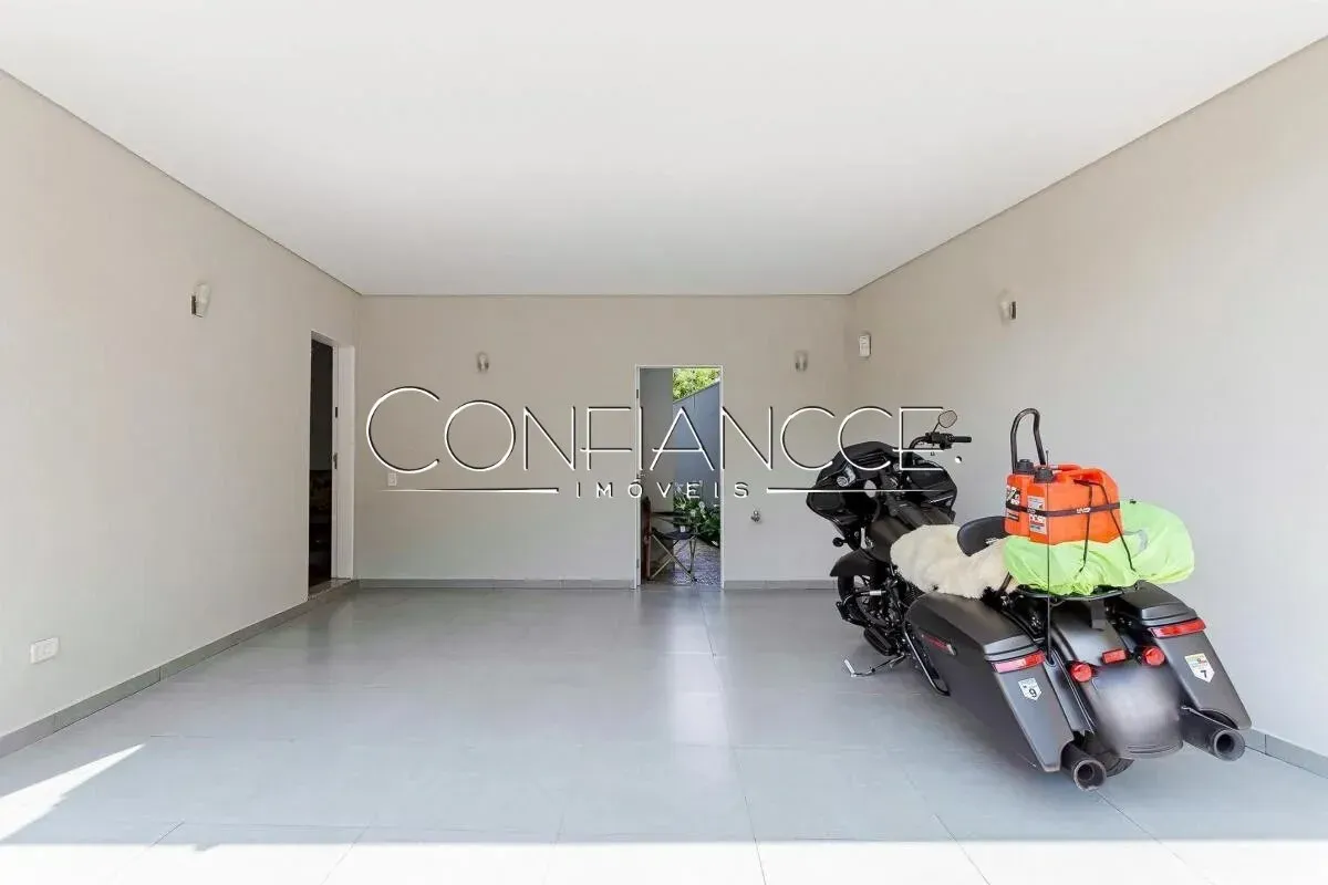 House with 4 en-suite bedrooms and 6 parking spaces — photo 38