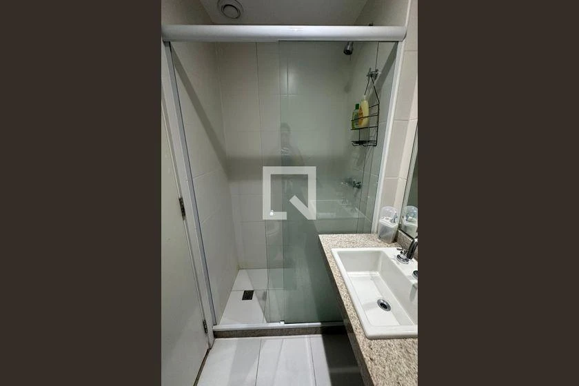 Furnished 2-bedroom apartment with balcony — photo 39