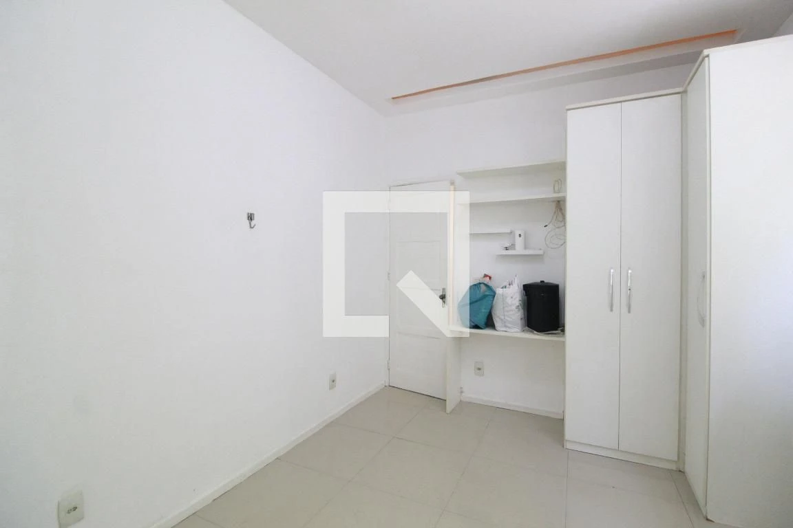One-bedroom apartment with a washing machine — photo 5