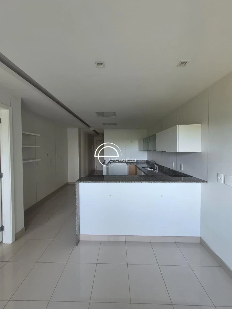4-bedroom apartment with floor-to-ceiling windows — photo 3