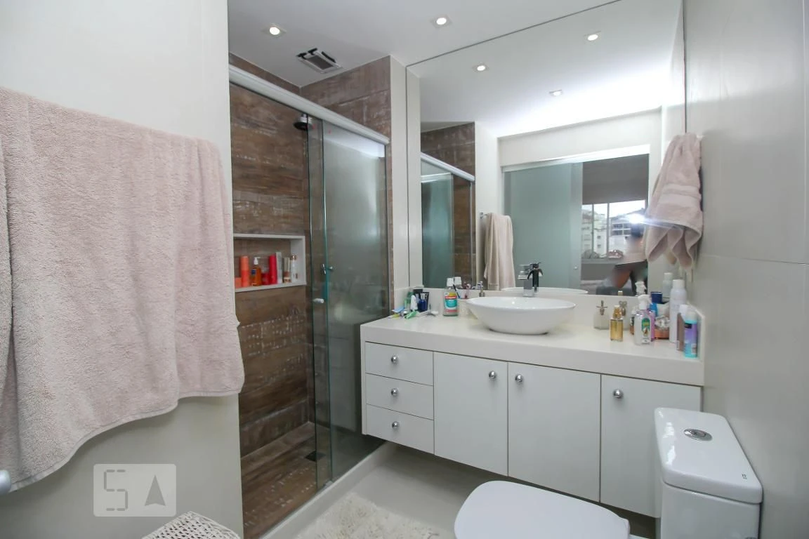3-bedroom apartment with a glass-enclosed balcony — photo 21