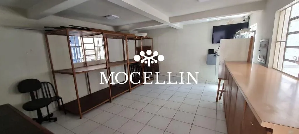 Commercial house with 388 m², 20 parking spots and 5 baths