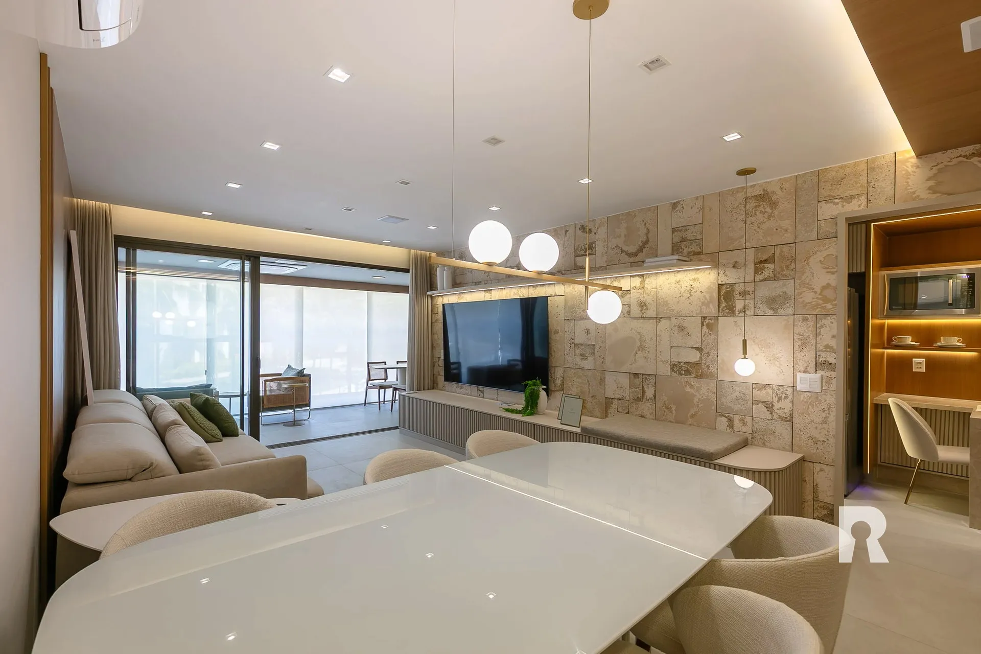 3-bedroom apartment with a jacuzzi — photo 21