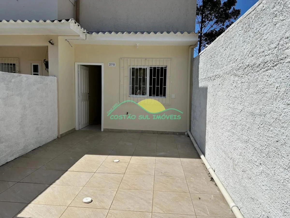 1-bedroom house with a gas kitchen and 90 m²