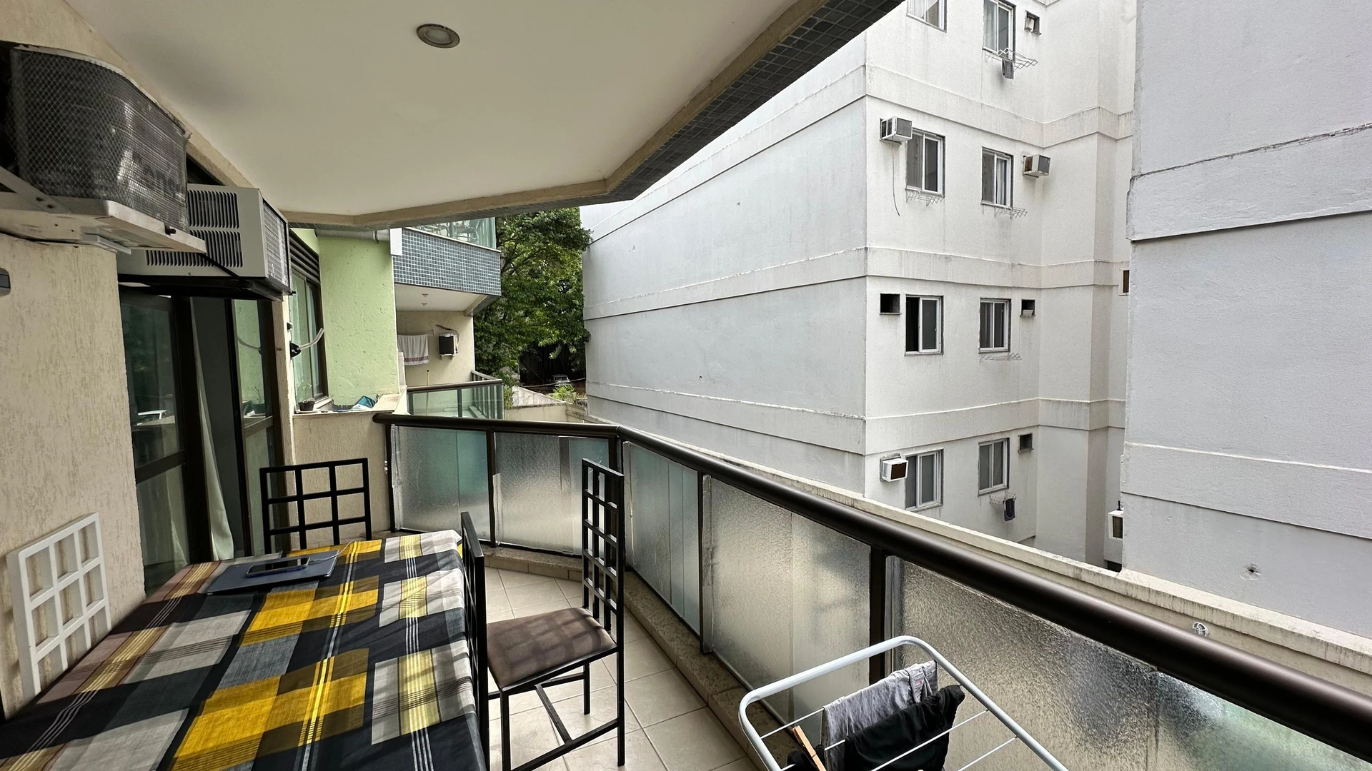 Furnished 2-bedroom apartment with open-plan kitchen — photo 14