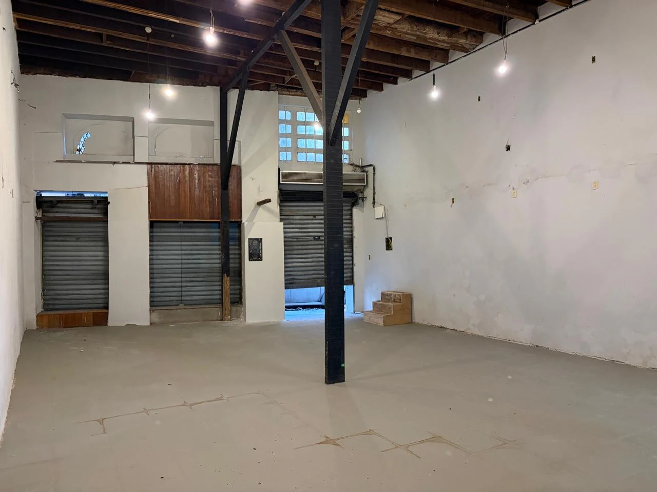 Unfurnished 326 m² house with 2 bedrooms and 2 bathrooms — photo 16