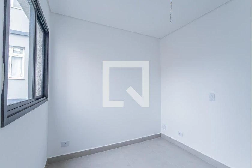 Balcony with a grill in a one-bedroom apartment, 35 m² — photo 28