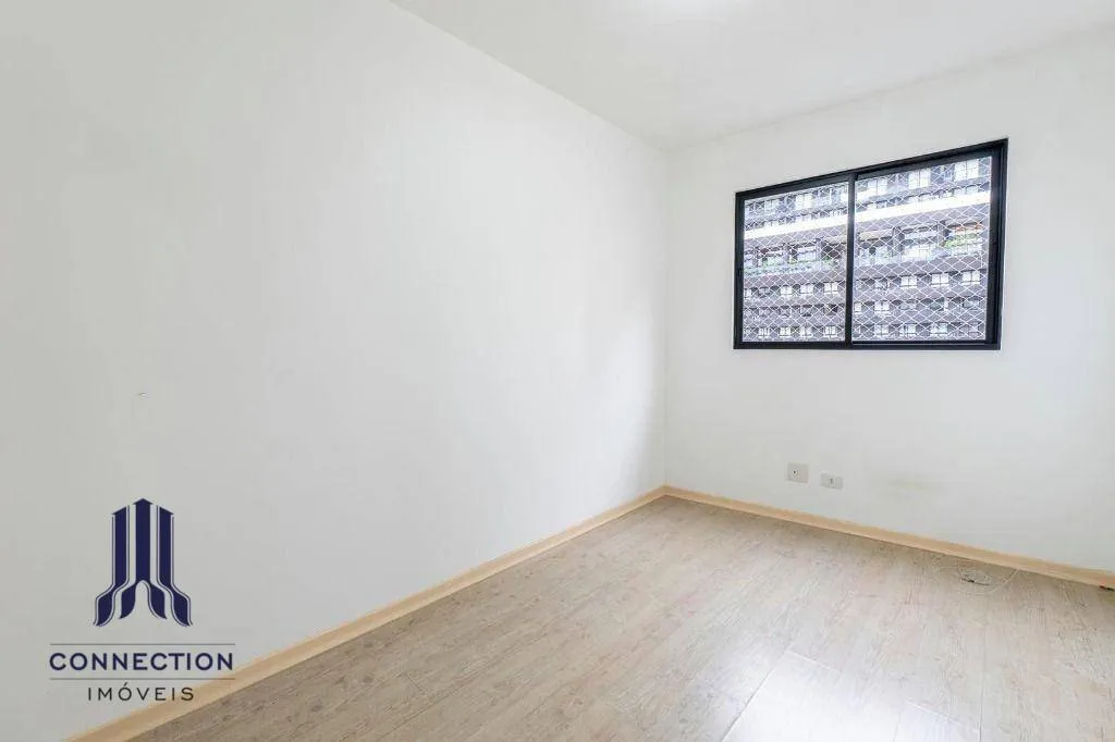 Furnished 2-bedroom apartment with open-plan gas kitchen — photo 13