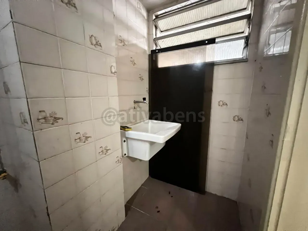 Unfurnished apartment with a separate kitchen and 1 bedroom — photo 7