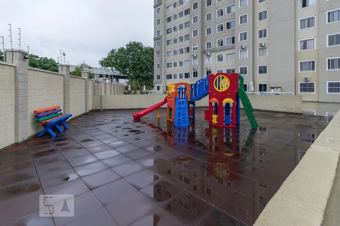 2-bedroom apartment in a building with a pool — photo 19