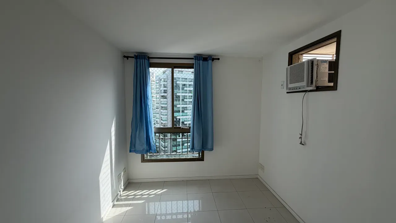 157 m² apartment with 4 bedrooms, 3 baths, balcony — photo 31
