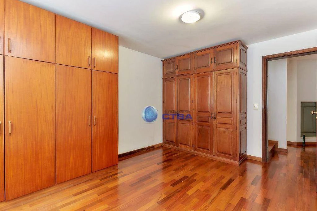 House, 164 m², with wood or laminate floors — photo 17