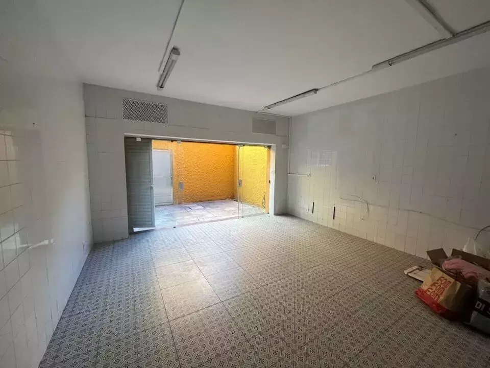 House with 3 bedrooms and a gas stove — photo 11