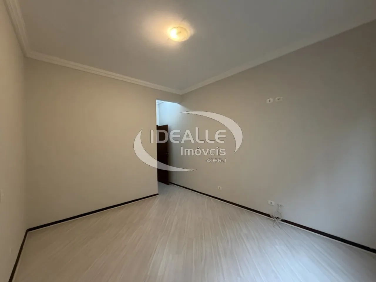 80 m² rental apartment with 2 bedrooms and suite — photo 13