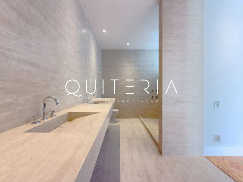 Penthouse apartment with 4 bedrooms and a balcony — photo 13