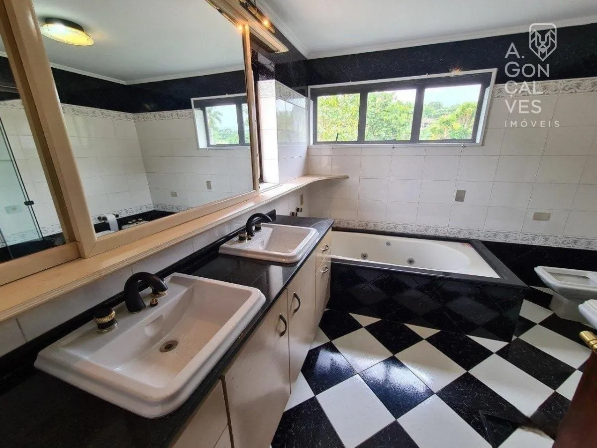 Furnished house with 3 bedrooms, 1000 m² and 4 parking spots — photo 22