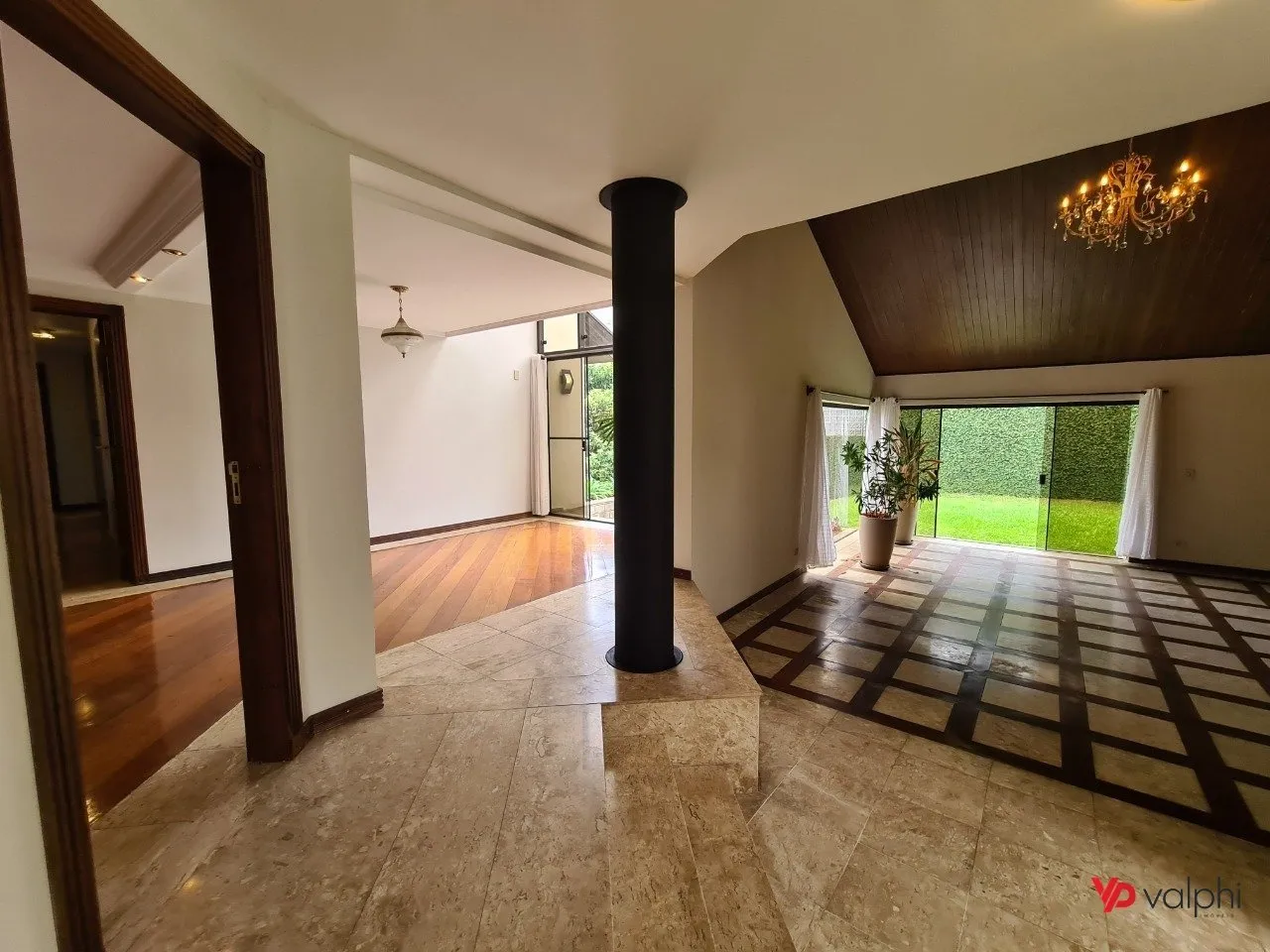 Condo house with 3 en-suite bedrooms and private garden — photo 37