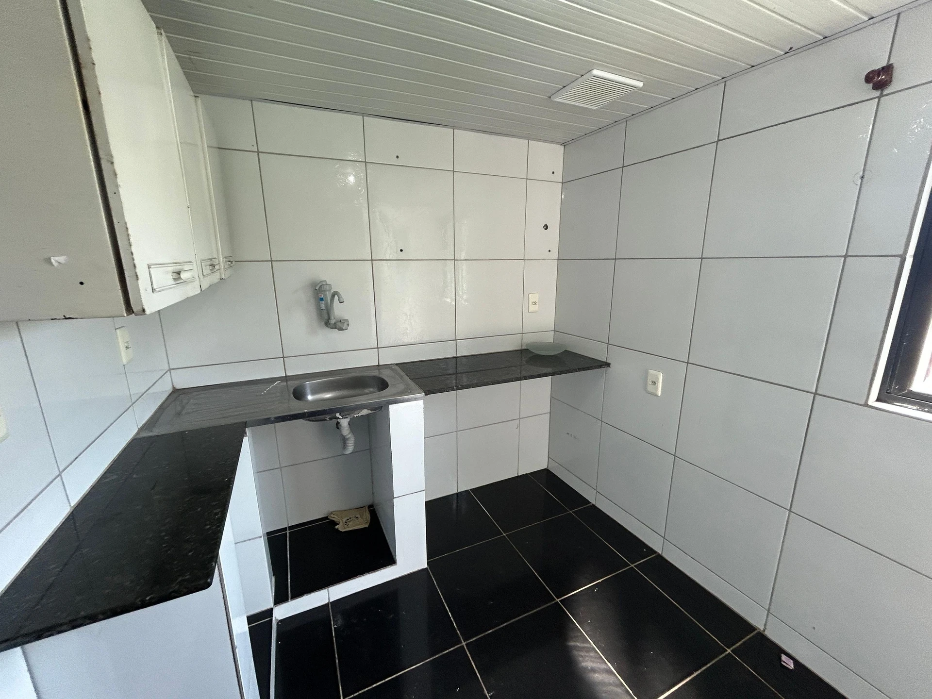 Rental house with a compact kitchenette and 1 bedroom — photo 6