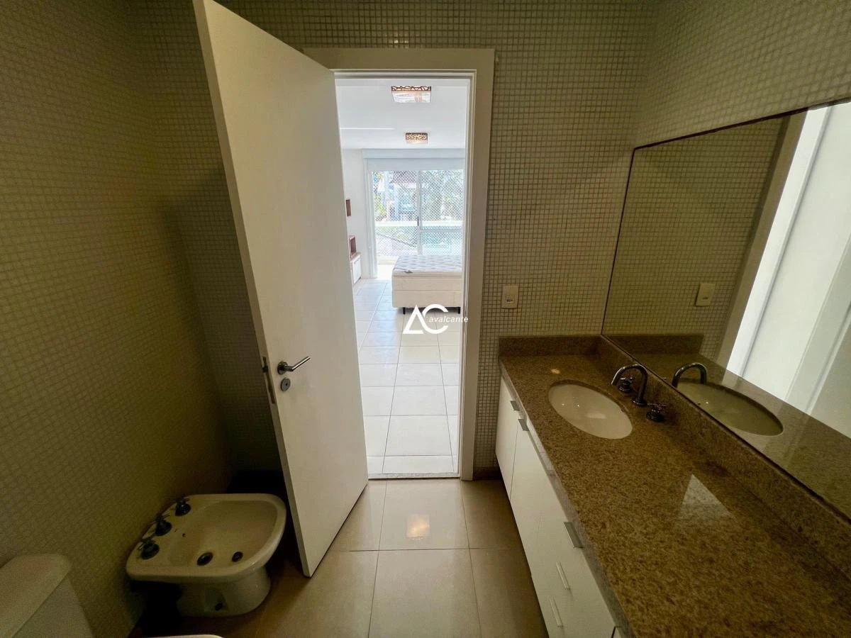 Casa de aluguel com 4 suítes e 270 m² — photo 12
