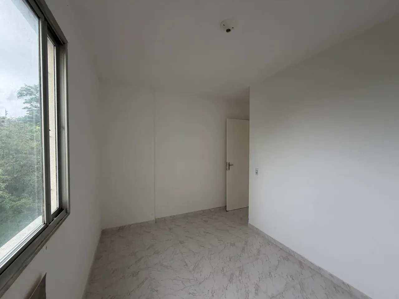 Apartment on the 5th floor with a mountain view — photo 12