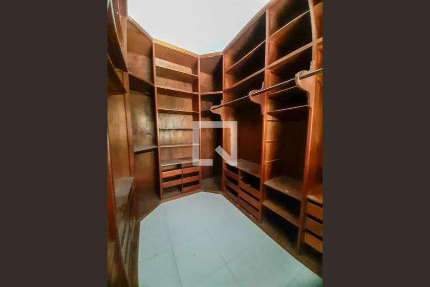 House with 6 bedrooms and 9 bathrooms, 911 m² and 3 parking — photo 22