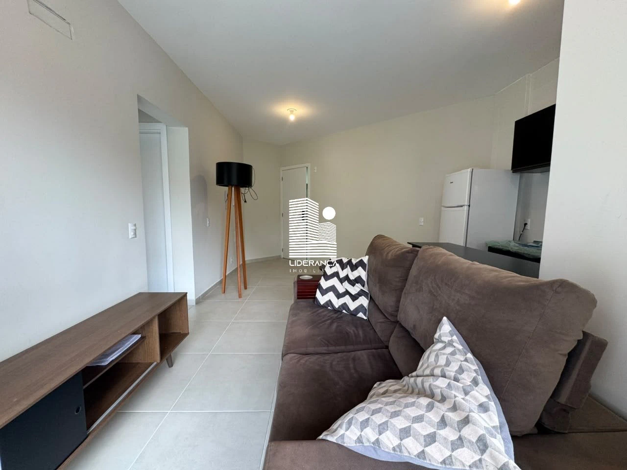 2-bedroom apartment with a mountain view in Florianópolis — photo 17