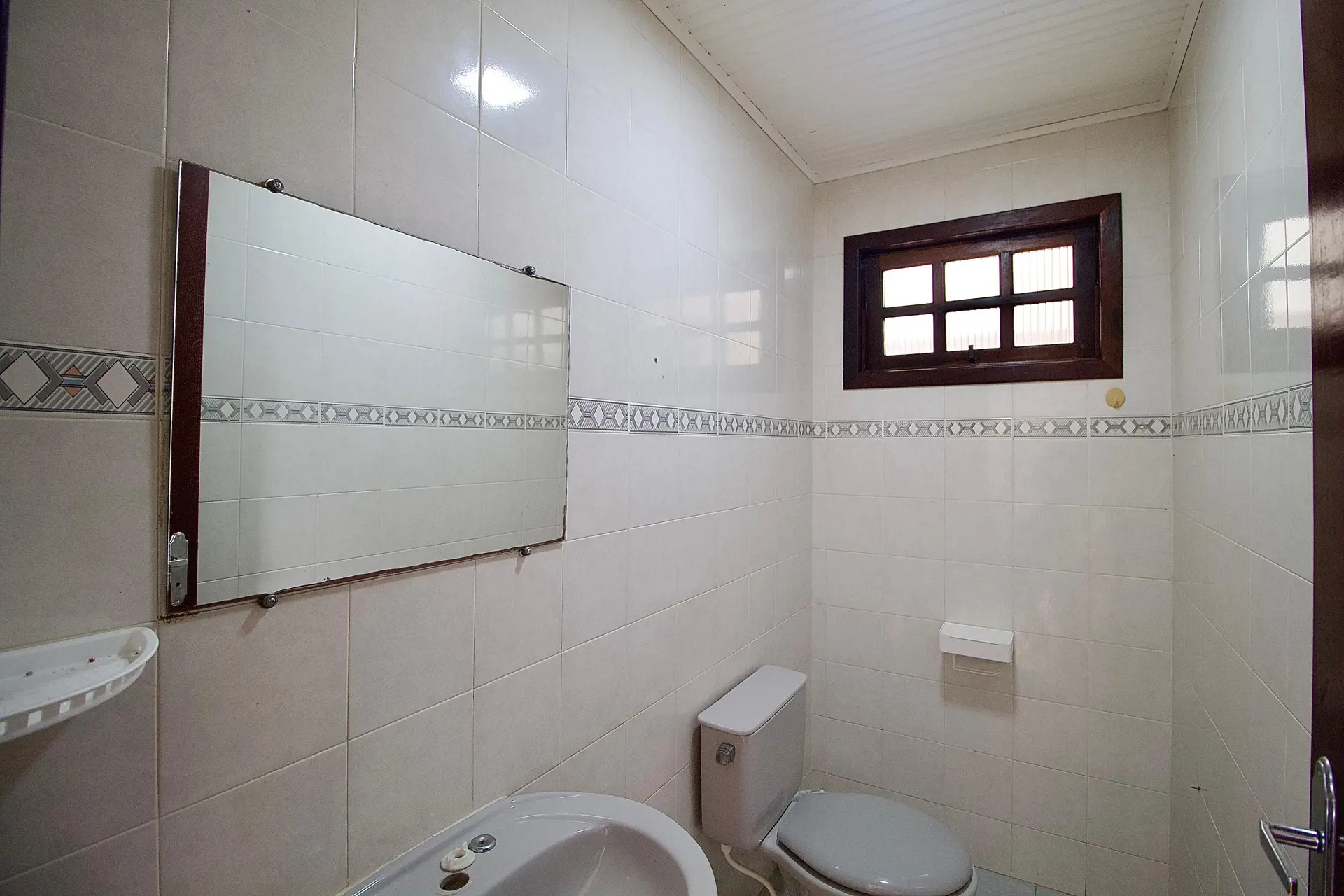 4-bedroom house with a garden in Curitiba — photo 59