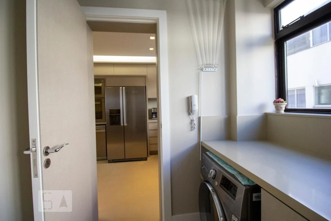 Apartamento de 4 quartos com janelas do piso ao teto, Centro — photo 58