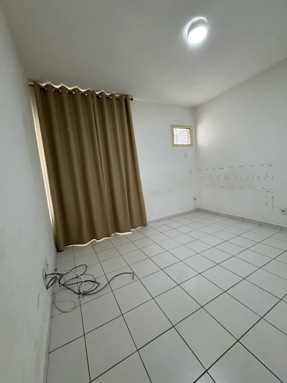 3-bedroom apartment in a building with a gym — photo 14
