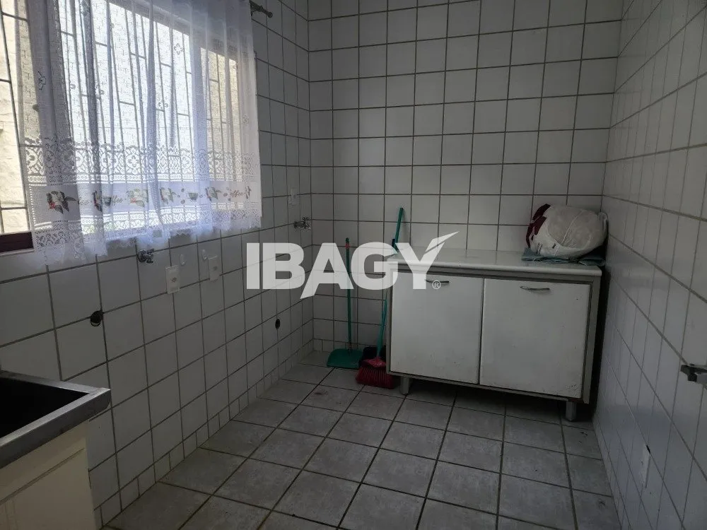 Rental house with 4 bedrooms and 2 en-suites — photo 27