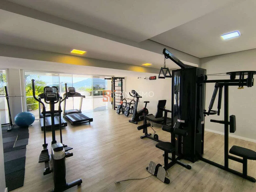 Park view in a 3-bedroom apartment, 184 m² — photo 30