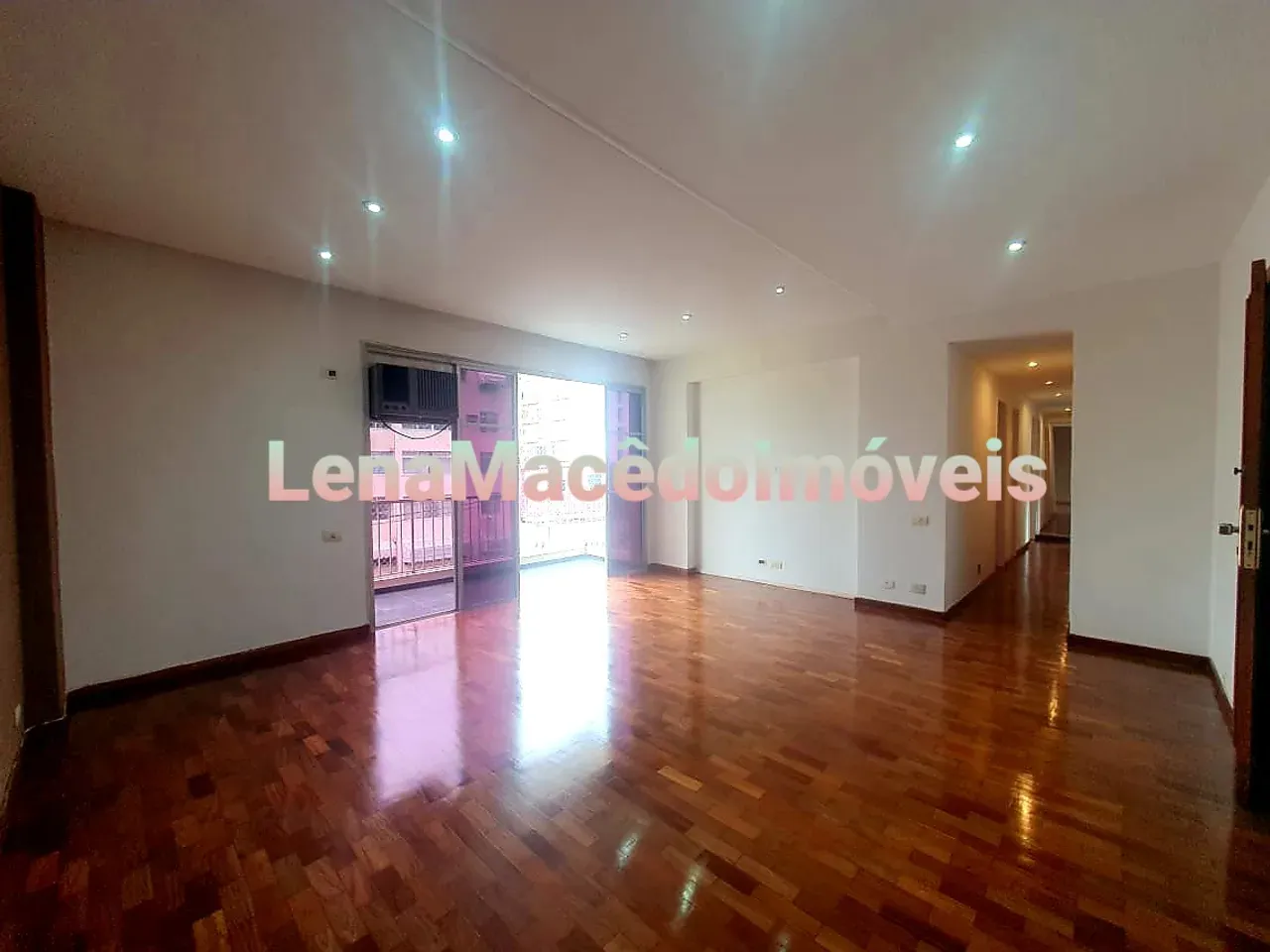4-bedroom apartment with balcony and 1 parking space — photo 5