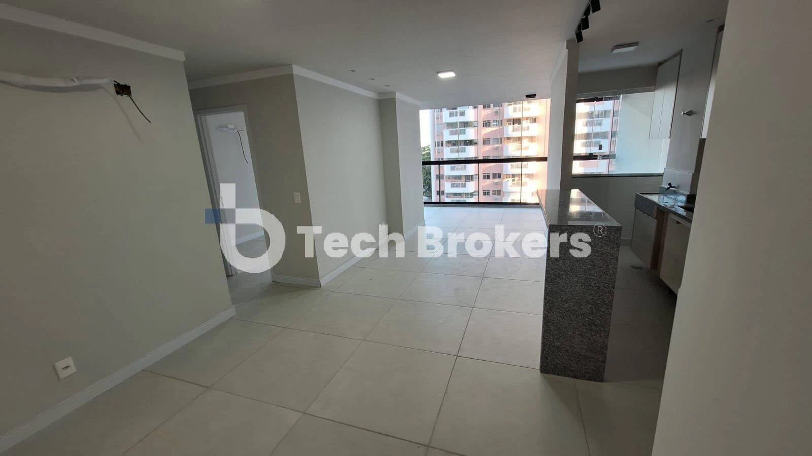 Glass-enclosed balcony in a 3-bedroom apartment, 105 m² — photo 7