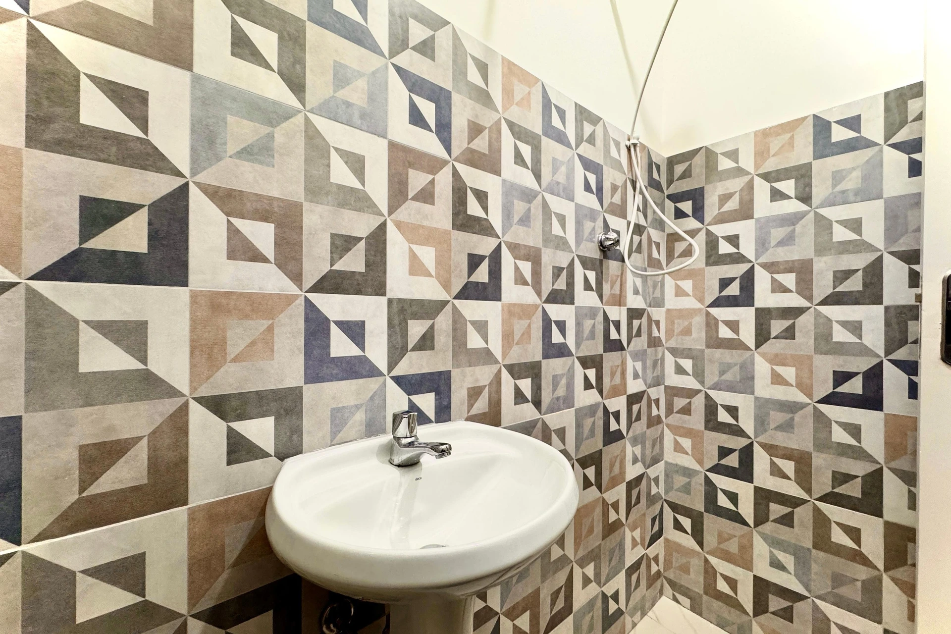 Studio for rent with 1 bedroom and a kitchenette — photo 7