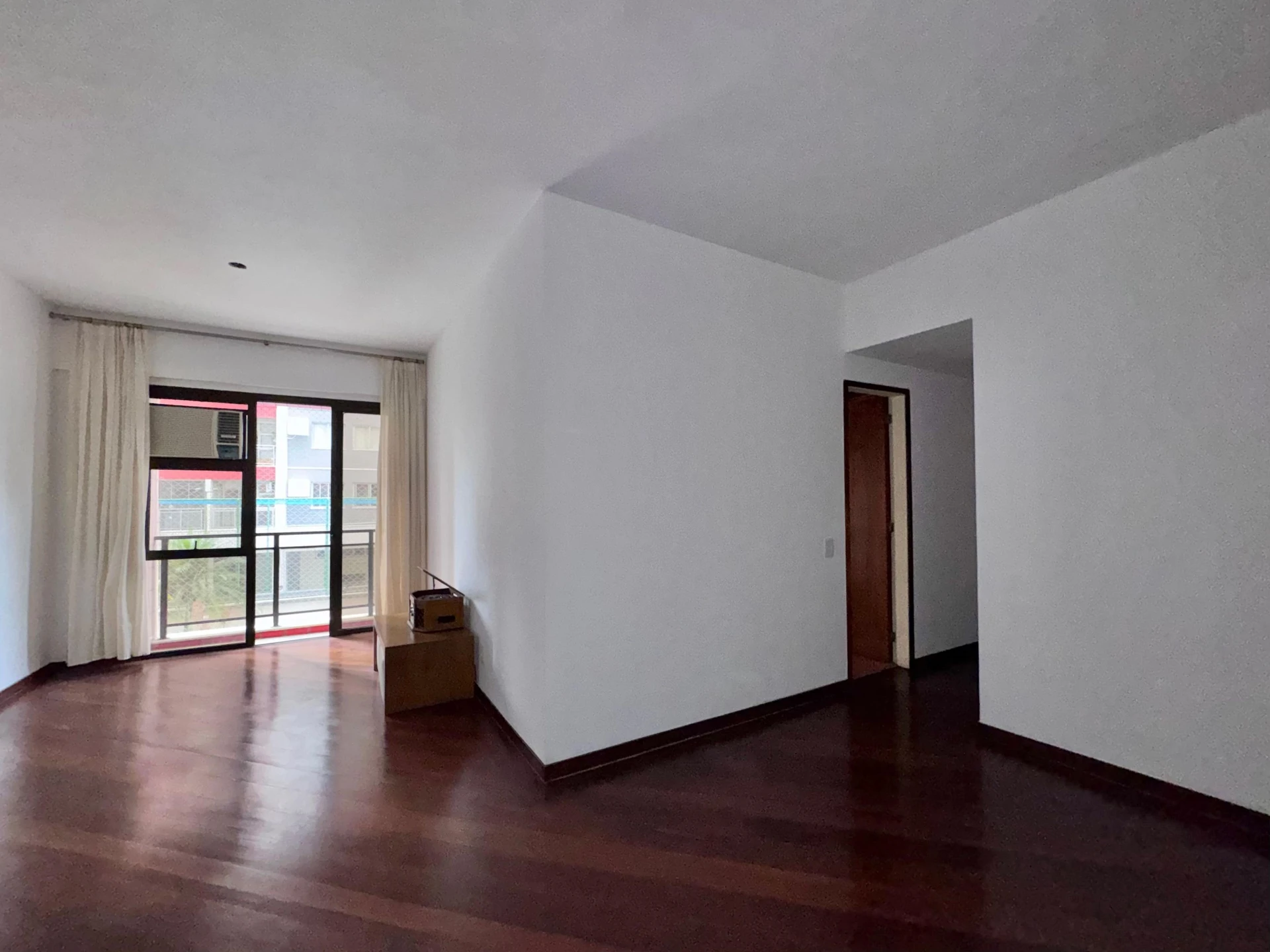 Apartamento de 3 quartos com varanda de vidro — photo 5