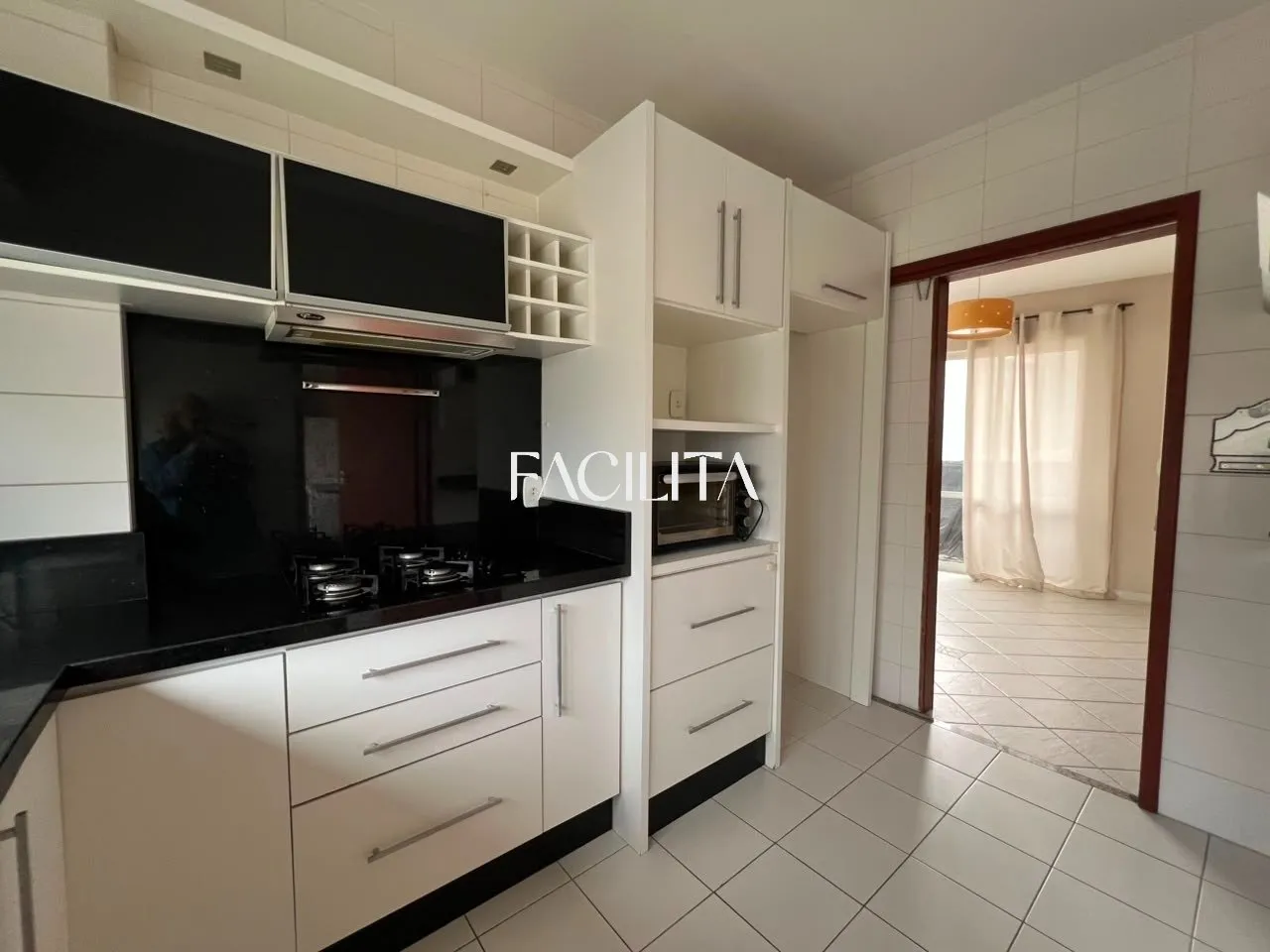 1st-floor apartment with 2 bedrooms and 1 en-suite — photo 6