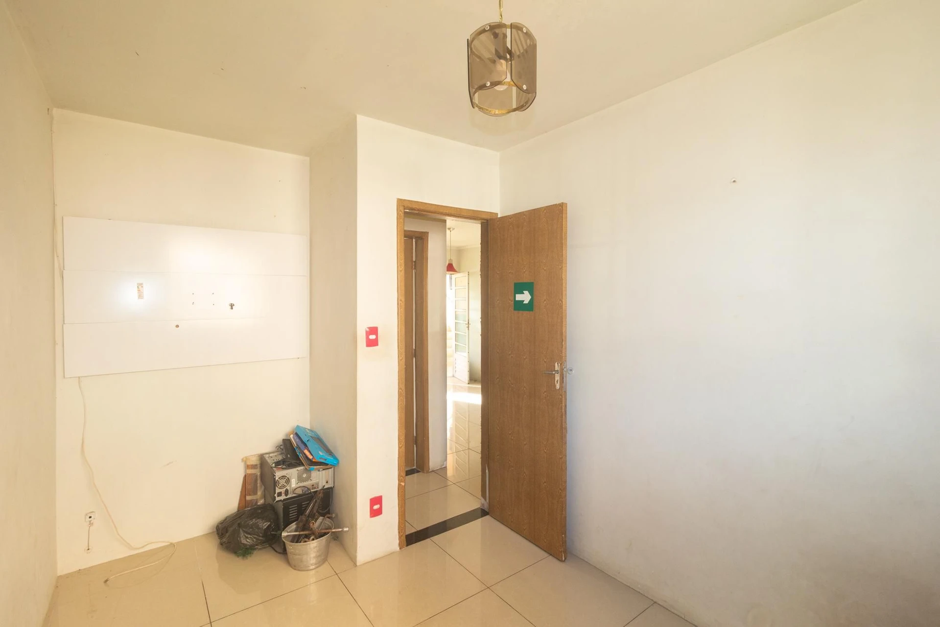 Unfurnished apartment with 2 bedrooms and a separate kitchen — photo 39