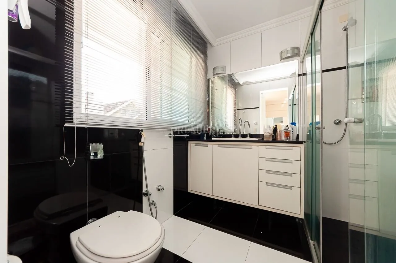 Furnished 270 m² house with 4 bedrooms and open kitchen — photo 33