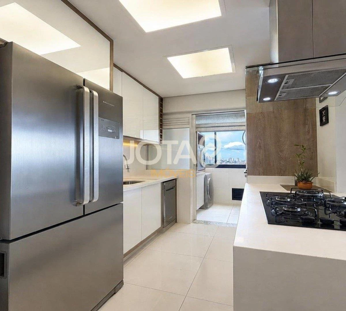 Floor-to-ceiling windows in a 3-bedroom apartment, 150 m² — photo 14