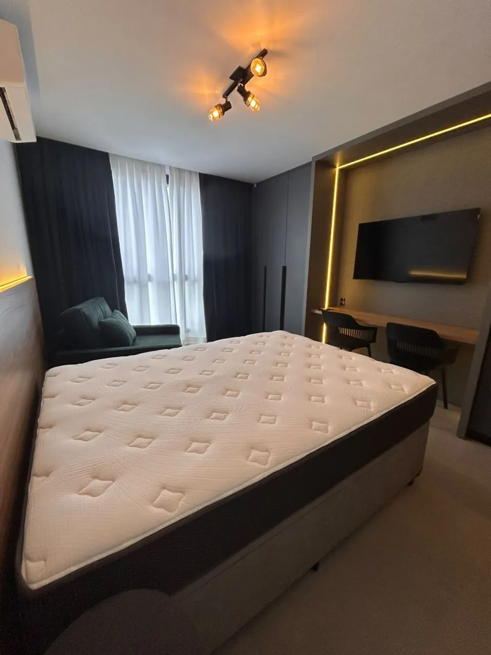 One-bedroom apartment with a home office in Florianópolis — photo 6