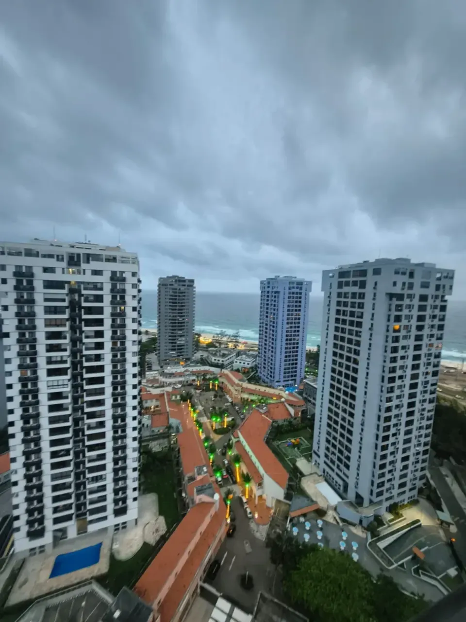 3-bedroom apartment with 3 bathrooms and glass balcony — photo 16