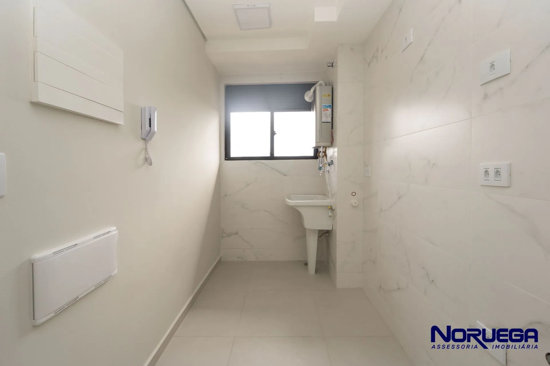 Unfurnished 2-bedroom apartment with 1 parking space — photo 21