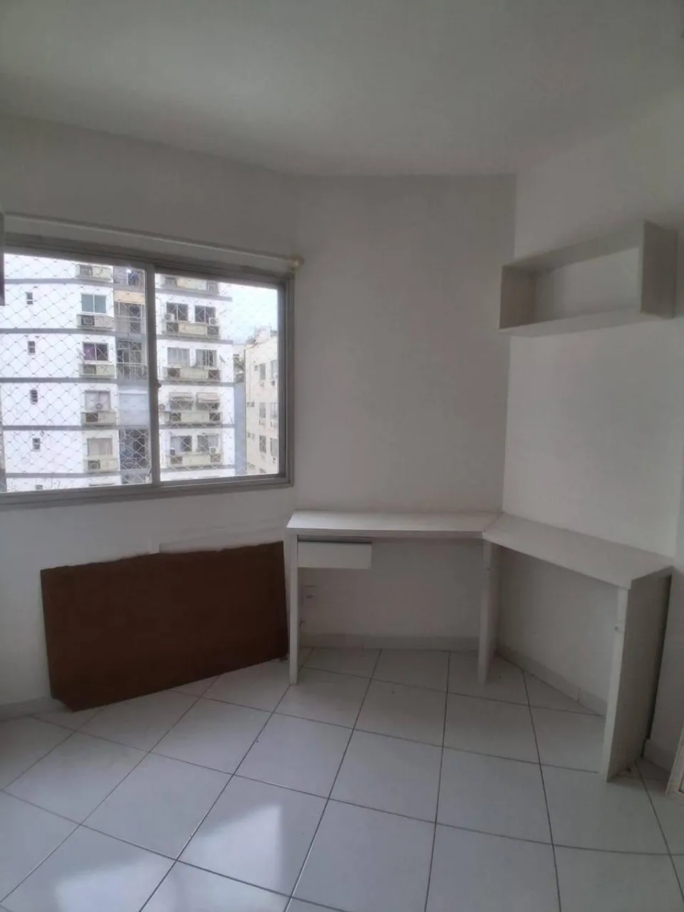 2-bedroom apartment in a building with a gym — photo 11