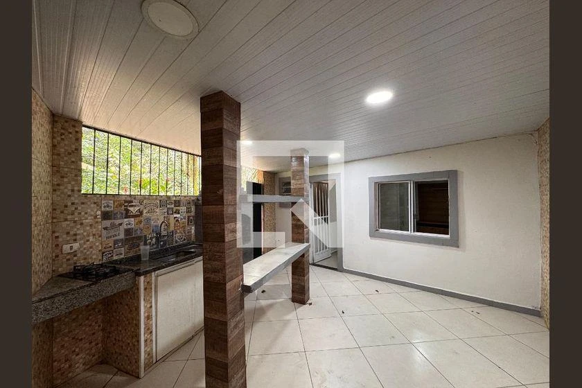 Balcony with a grill in a 2-bedroom house, 165 m² — photo 26