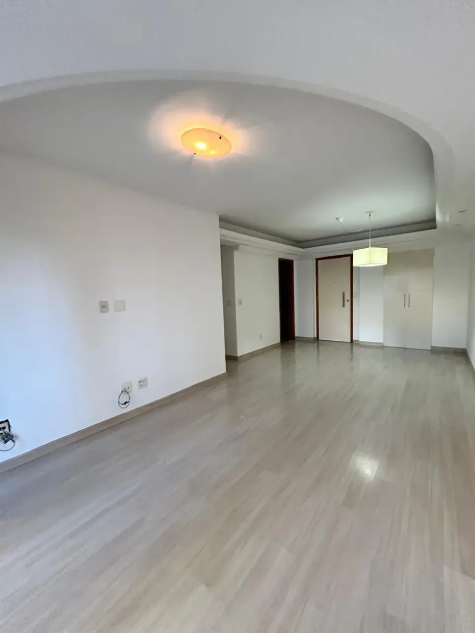 Unfurnished apartment with 3 bedrooms and 2 parking spots — photo 3