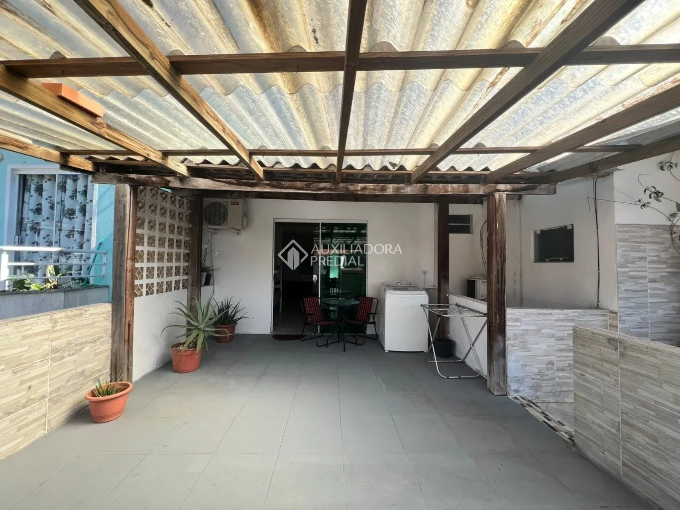 Furnished studio with 38 m², 1 bedroom and 1 bathroom — photo 22