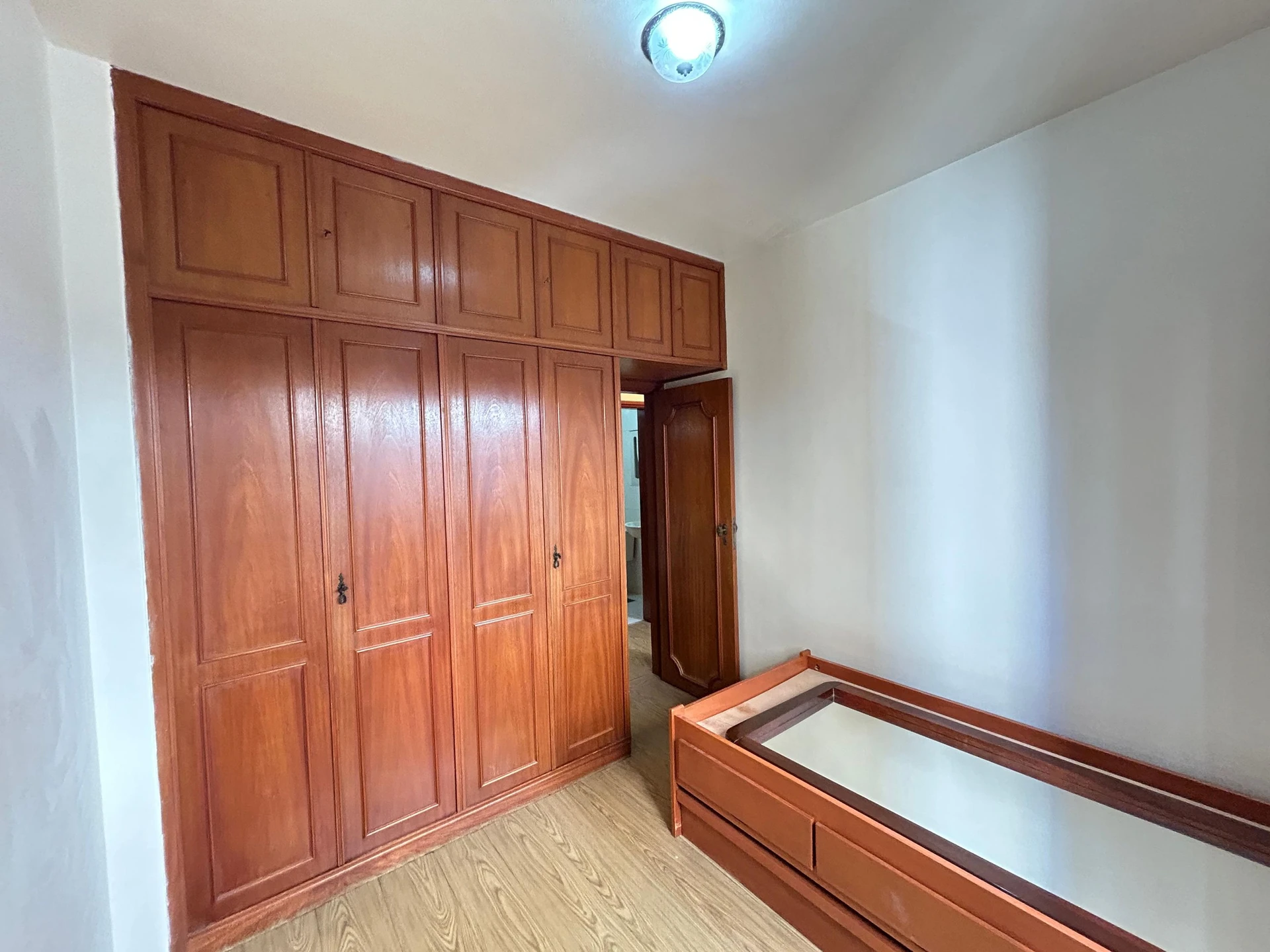 Apartamento com 3 quartos e suíte em bom estado — photo 16